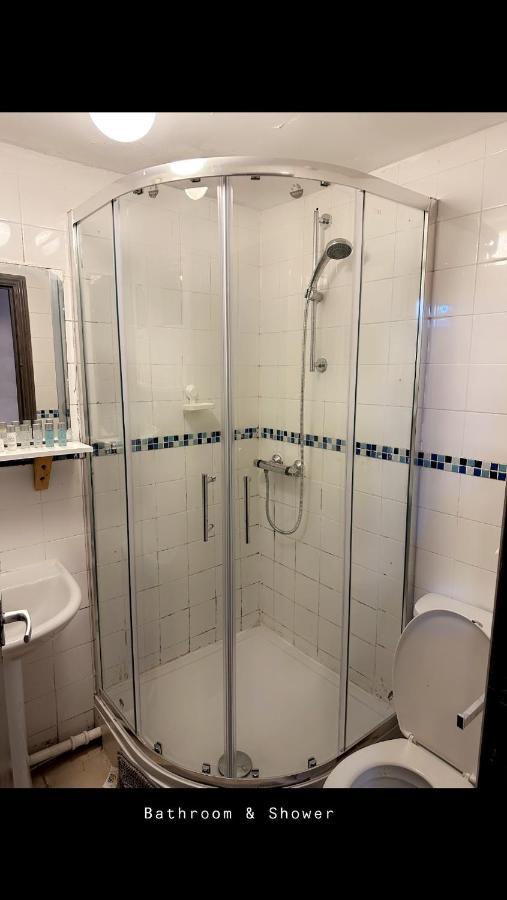 2 Bedroom Double Bed In East لندن المظهر الخارجي الصورة